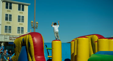 Kids fun inflatables climbing wall